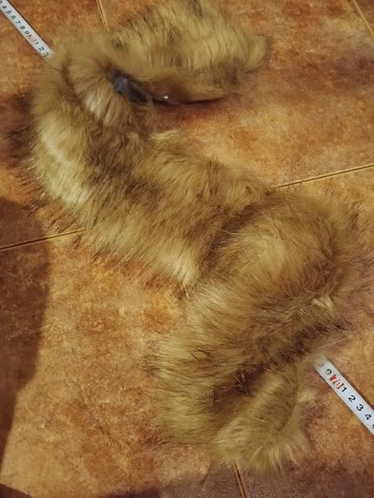 Пухена яка изкуствен косъм