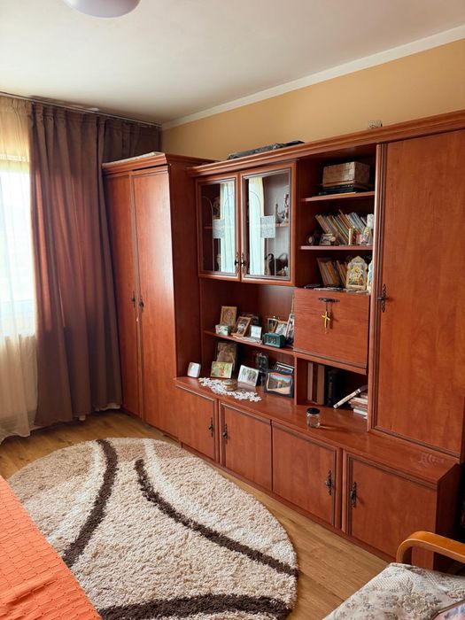 Apartament 3 camere , 2 băi