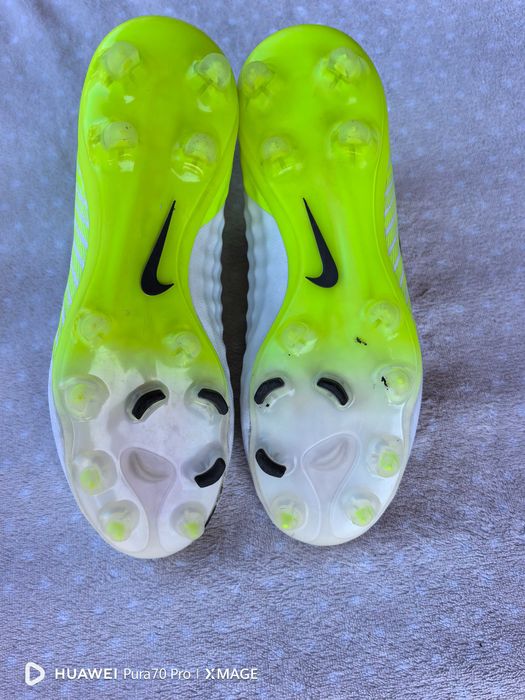 Детски бутонки nike номер 36.5 стелка 23.5см  висок клас