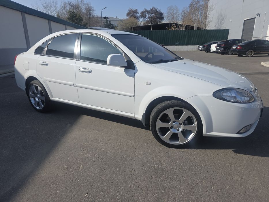 Srochni sotiladi jentra 2020 yil 8300$