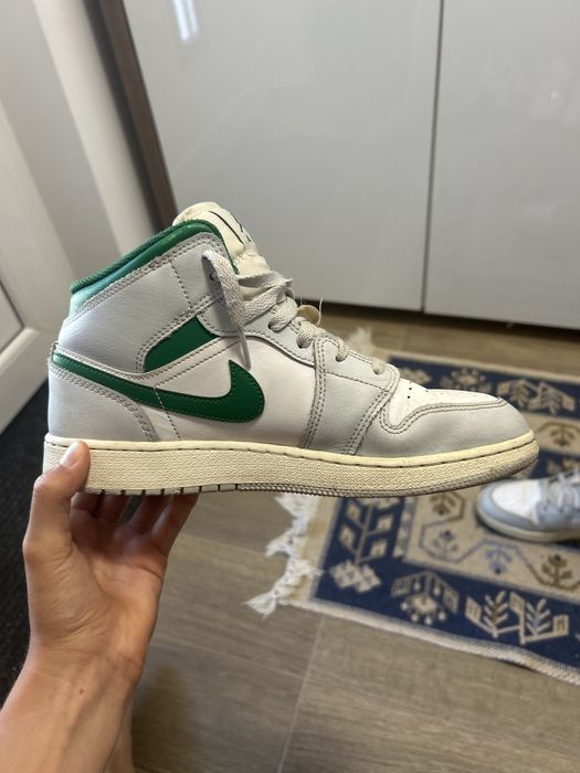 Nike Air Jordan 1 Mid Lucky Green / Pine Green mărimea 40