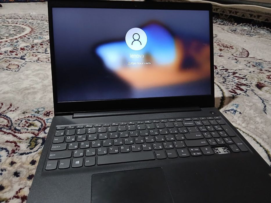 Noutbuk sotiladi yangi