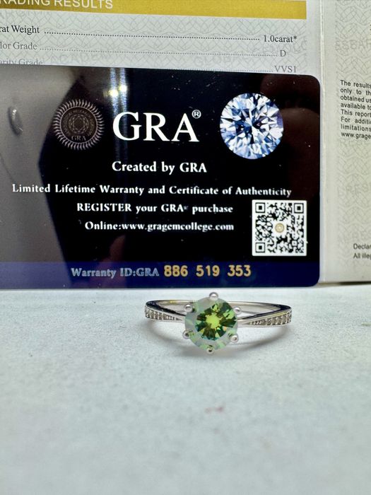 Сребърен пръстен с мойсанит (Диамант) 1 карат