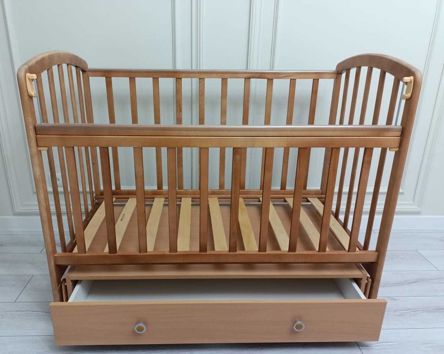 продам детскую  кровать манеж