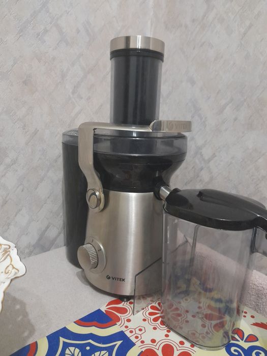 Соковыжималка продам