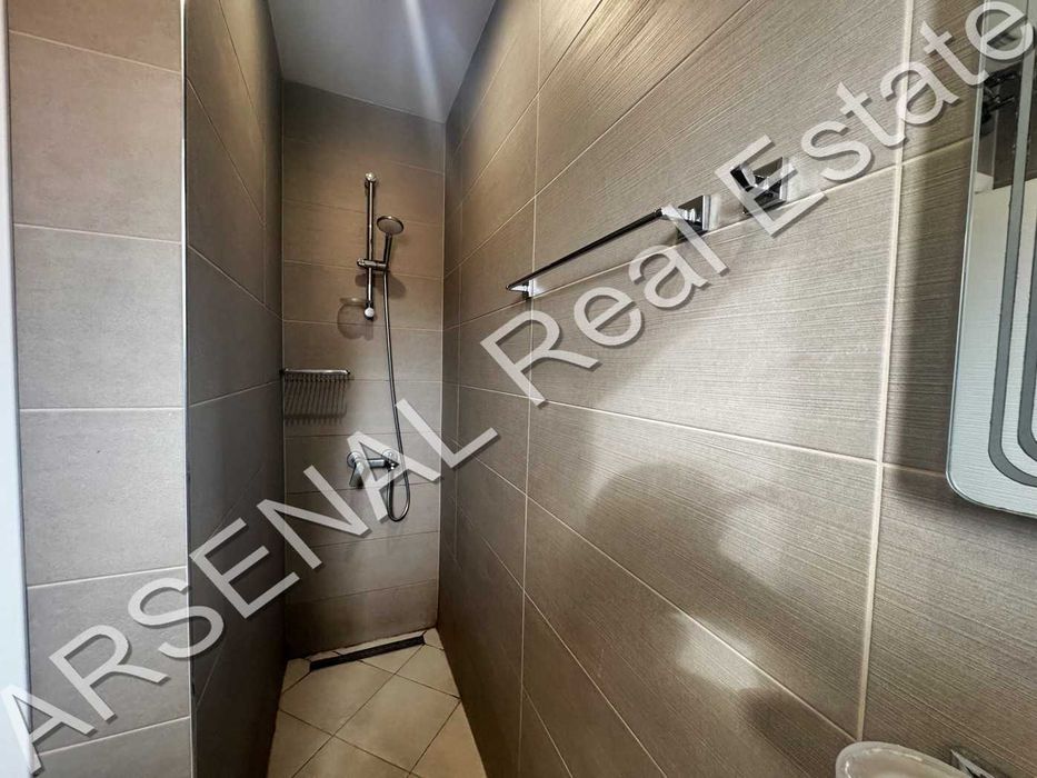 ПРОДАВА СЕ многостаен апартамент, кв. Изток