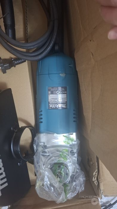 Оригинал болгарка Макита  ga 9020  / 230mm