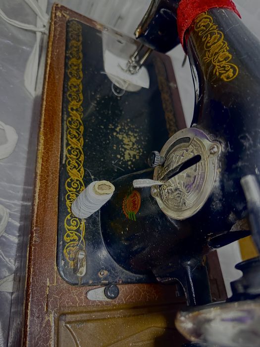 Продам швейную машинку