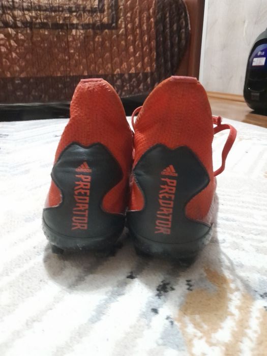 Продам адидас предаторы ориг