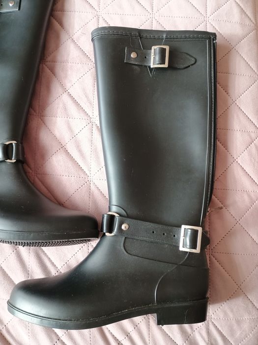 Черни гумени ботуши