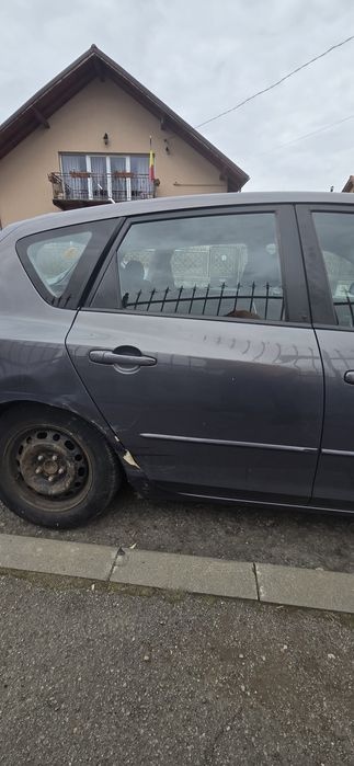 Vând Mazda3 BK  Hatchback 1.6 benzină – Navigație mare Android  – Cameră marșarier”