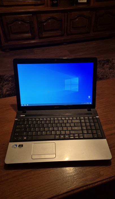 Laptop Acer Aspire E1-531G Windows 10  4gb RAM Nvidia 710M dedicata