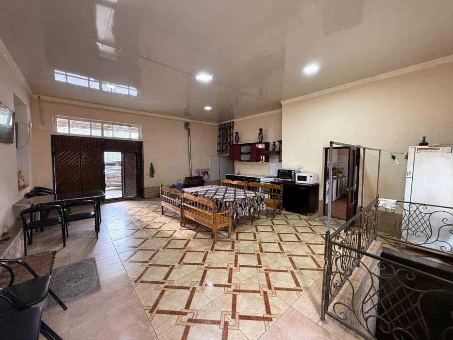 5 sotiqli hovli sotiladi