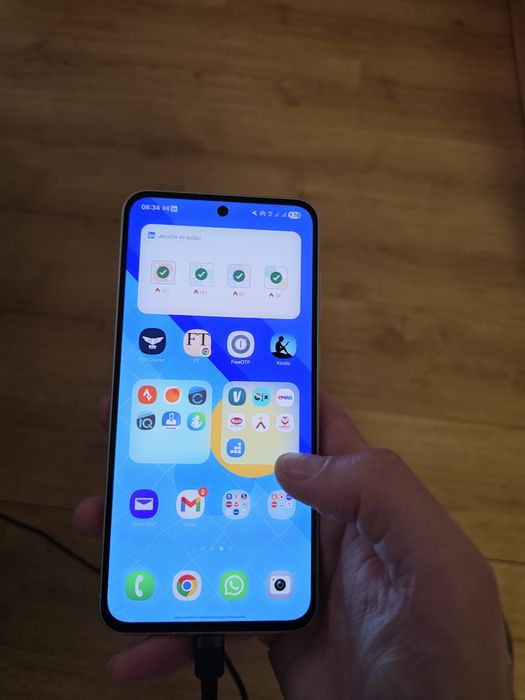 Samsung galaxy A56, 256GB. 54 cicluri de încărcare.