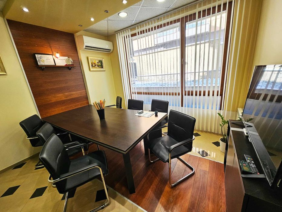 Завършен и обзаведен офис кв. Овча купел. Дворно пространство.