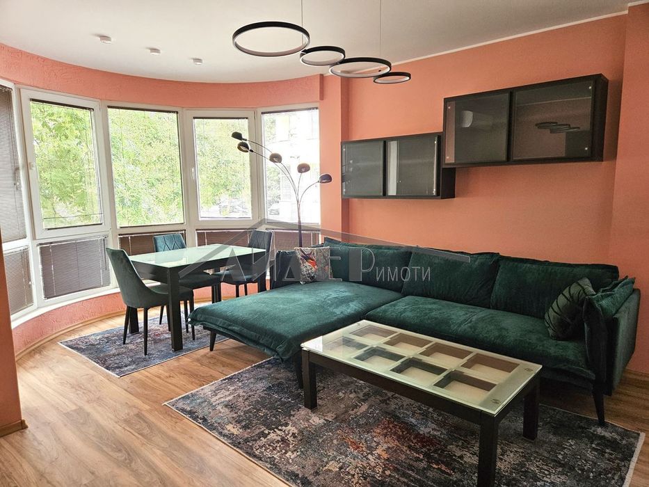 Дава се под наем Тристаен апартамент в Пловдив, Кършияка - 100 кв.м за 650 € - Снимка #1