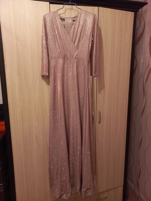 Платье б/у в отличном состоянии