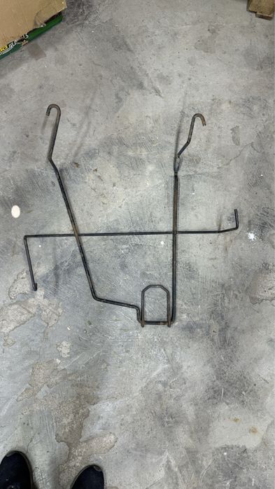 Держатель запаски ларгус