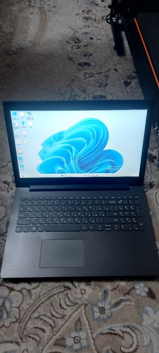 Ноутбук lenovo //