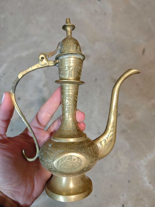 Месингови фигури и животни