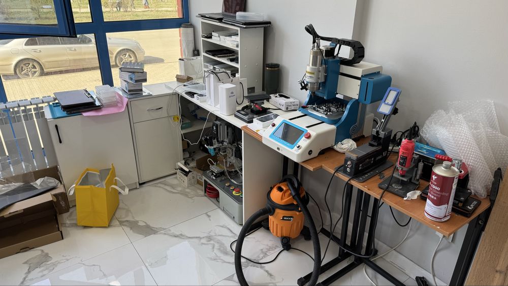 Офисный стол с полками / рабочий стол