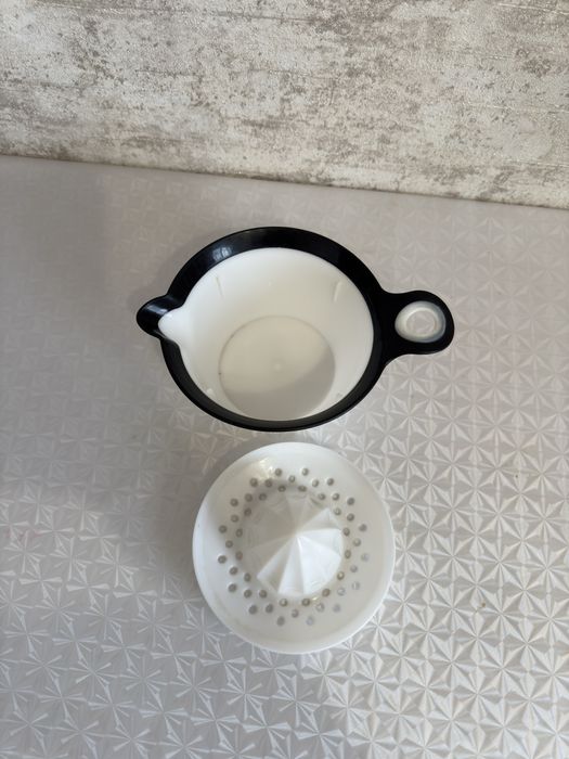 Ручная соковыжималка