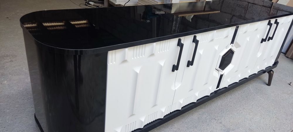 Под телевизор 60-180