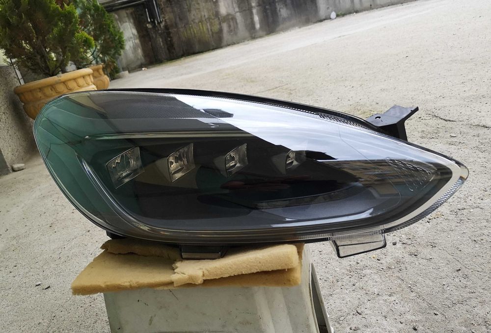 Оригинален фар Форд Фиеста МК8  Ford Fiesta Full Led Black