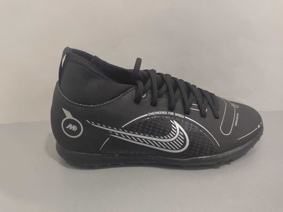 Nike N36,37,5,38,5.Детски футболни стоножки.Нови.Оригинал.