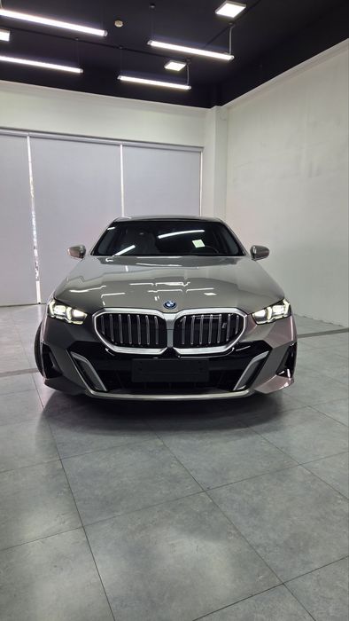 BMW i5 40L М пакет