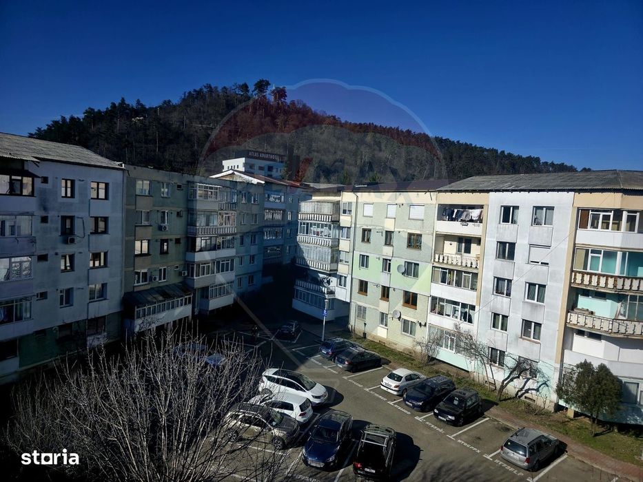 Apartament cu 2 camere de închiriat în zona Central