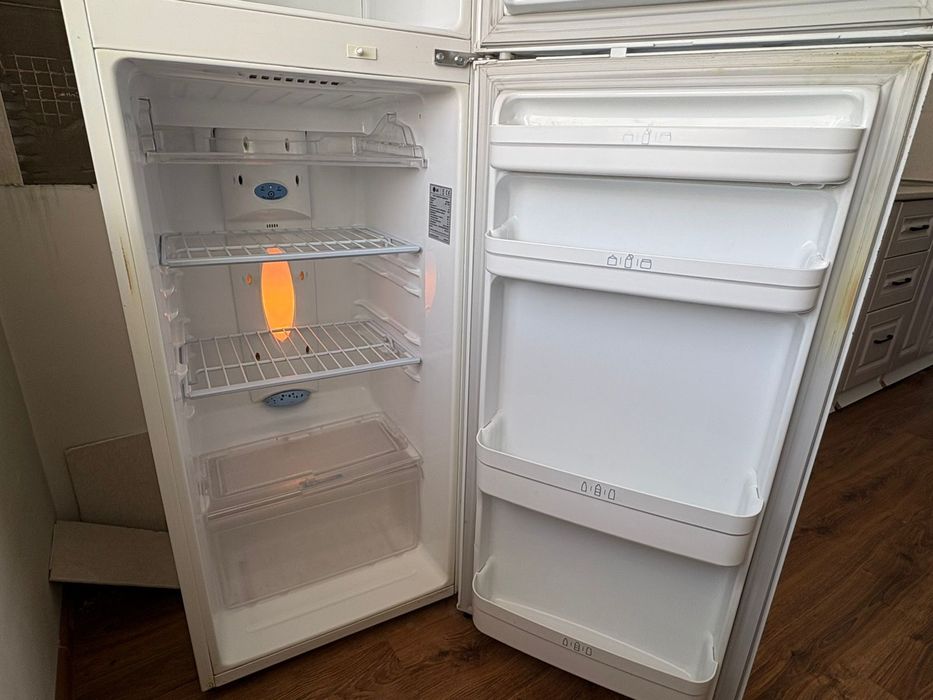 Продам холодильник!
