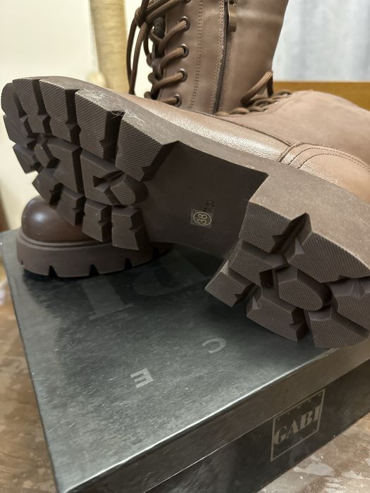 Продам ботинки зимние