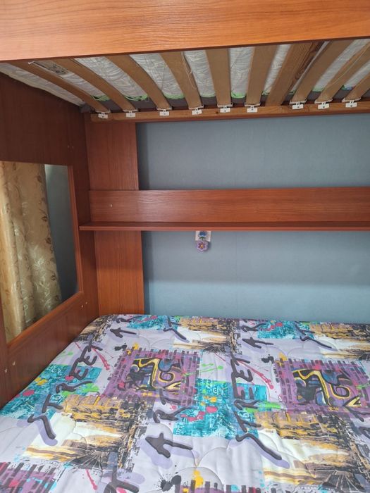 Кровать двухъярусная