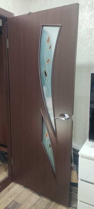 Продам межкомнатную  дверь