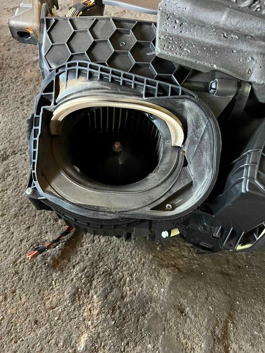 Aeroterma completa dublu climatronic  BMW seria 3 F30 F31 F34  seria 4 F32 F33 F36 volan stanga europa 9325141