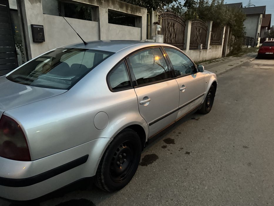 Volkswagen Passat diesel, 3.233 € — imagine 5