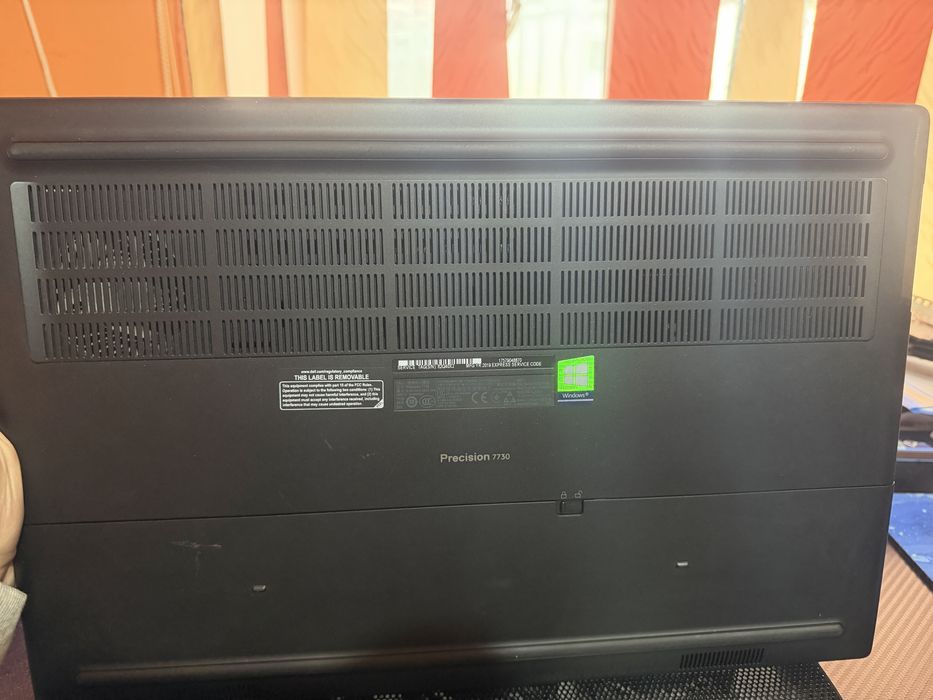 Dell Precision 7730 - i7 / 32GB RAM / Quadro  P3200 6GB - Workstation Profesional .