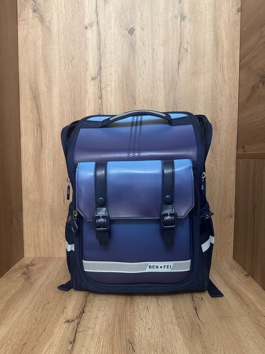 Школьная сумка.