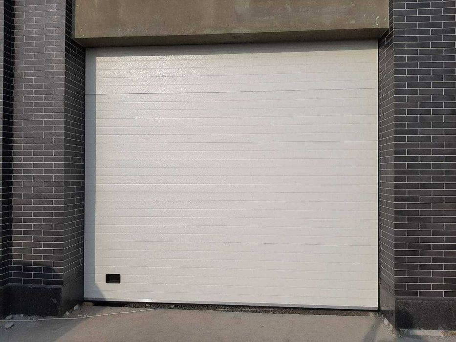 Секционные ворота Хайтек.Avtovorota.140