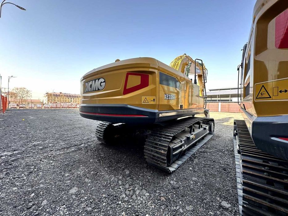 Экскаватор гусеничный 1,8м3 XE335G