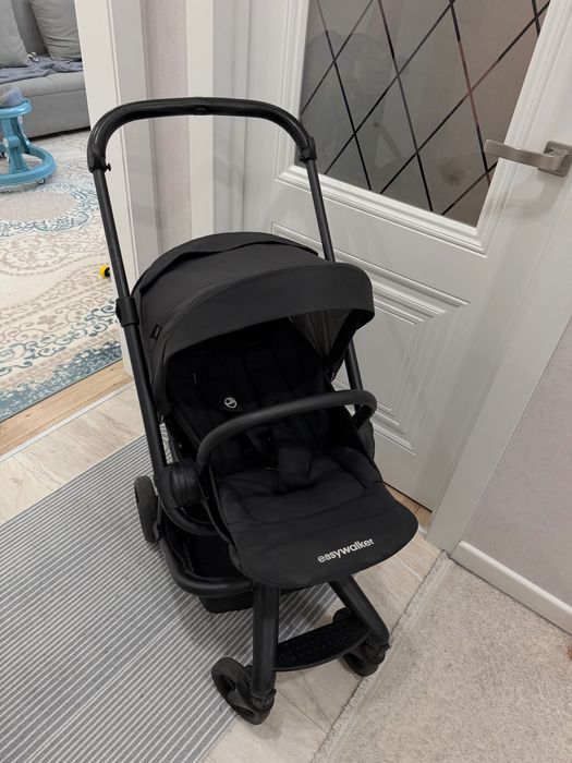 Прогулочная коляска easywalker charley