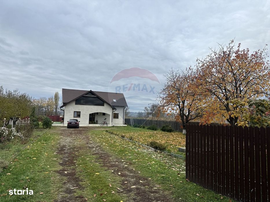 Casă / Vilă Girov Contesti