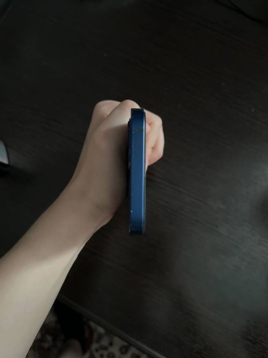 Телефон Iphone 12