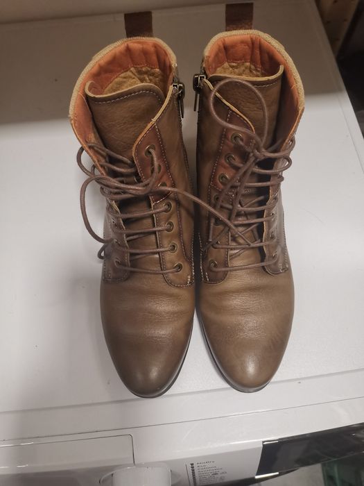 Дамски боти от естествена кожа