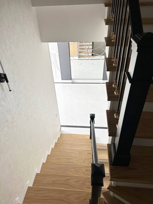 Uchaska sotiladi Kottedj Chilonzor 20 kvartalda 2,5 sotix