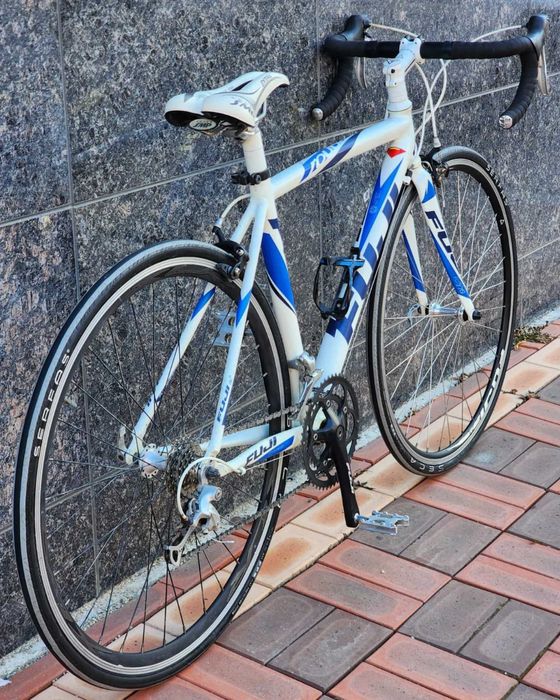 Fuji Roubaix 3.0 Made in Japan. И велосипед: Cello, модель Terra ...