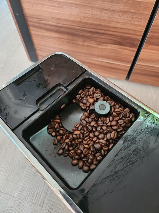 Esspresor Tchibo Esperto, 1470W, 1.1 L, 19 Bar, Inox/Plastic, Negru