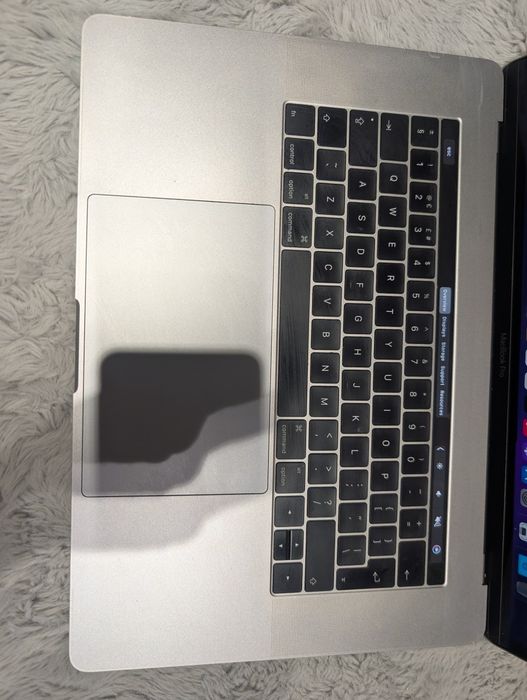 MacBook pro 15 2016 i7 16gb 1TB