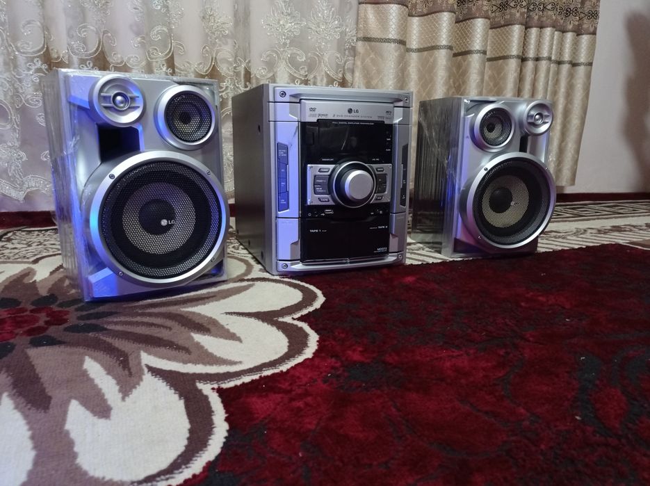 Музыкальный центр LG